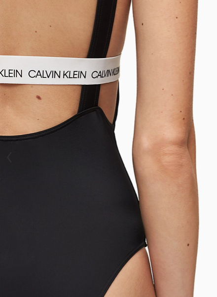 Bañador Calvin Klein escote logo TALLAS: xs, s, m; COLOR: negro  - BAÑO  - PEPI GUERRA