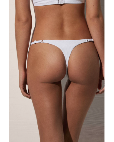 TANGA BIKINI YSABEL MORA 82457 TALLAS: xs, s, m, l, xl; COLOR: blanco, negro Temporada: summer24 -   - PEPI GUERRA