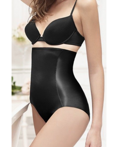 FRONTAL ACTION BRIDGTET BRAGA FAJA JANIRA